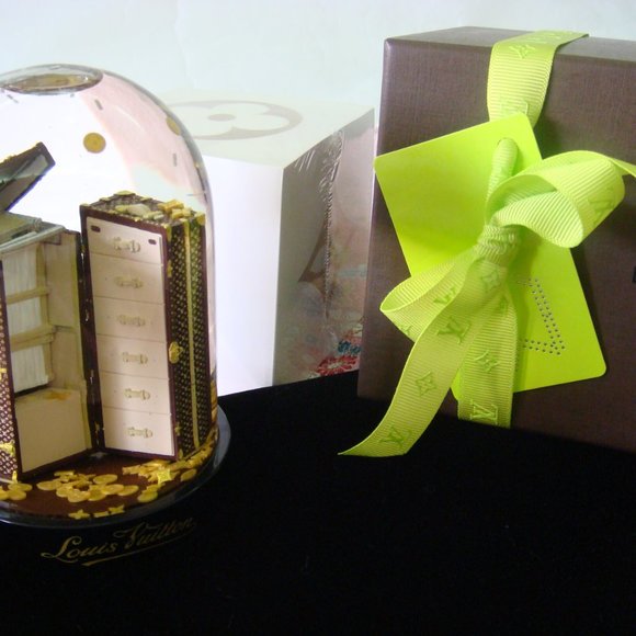 Louis Vuitton Snow Globe monogram luggage truck limited edition - Picture 4 of 8